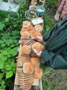 Buiten luncht tijdens de training van Wildgroei