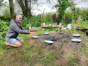 Melle tijdens de ouder-en-kind training van Wildgroei